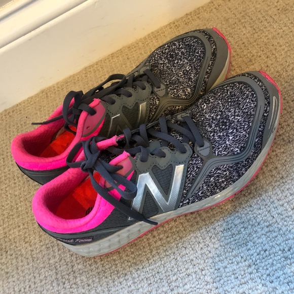 New Balance Women's Running Shoe - Picture 1 of 4